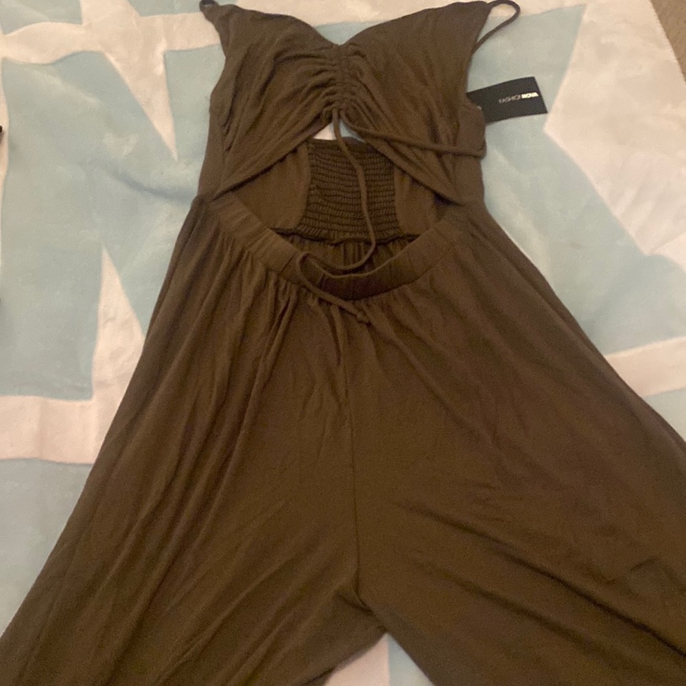 Olive jumpsuit with cutout